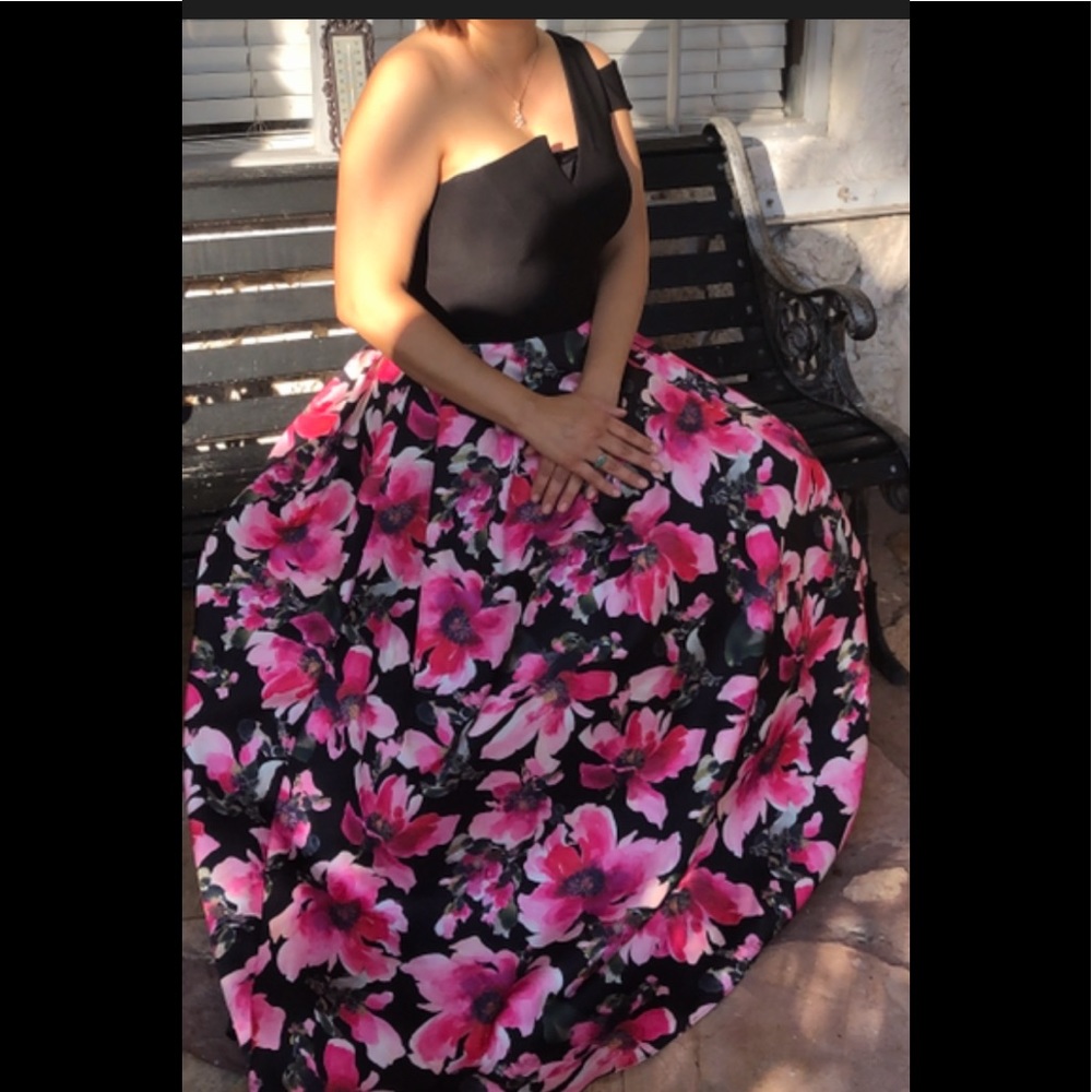 Prom Ball gown  Betsy &Adam flower 🌸 print dress.